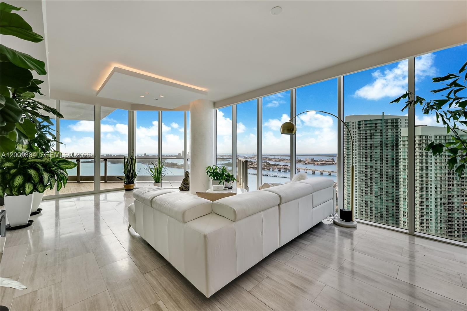PARAMOUNT BAY CONDO - Residential