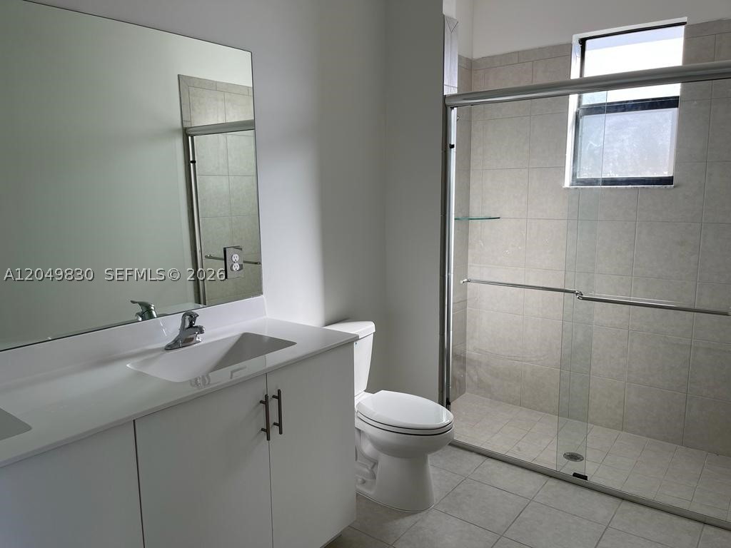 ESTATES AT SILVER PALM - Residential Lease