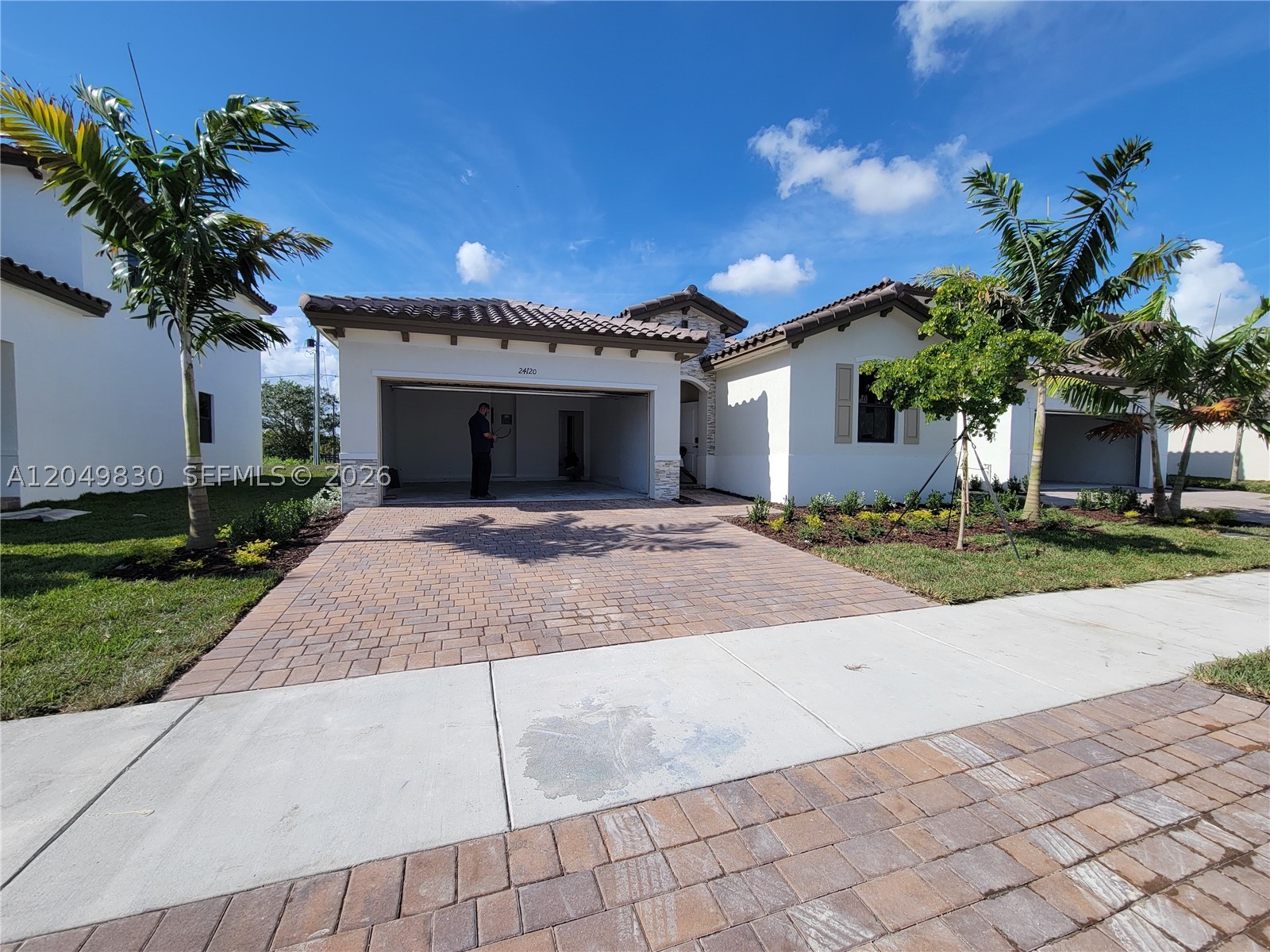 ESTATES AT SILVER PALM - Residential Lease