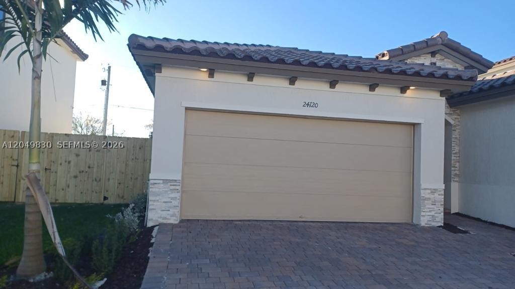 ESTATES AT SILVER PALM - Residential Lease