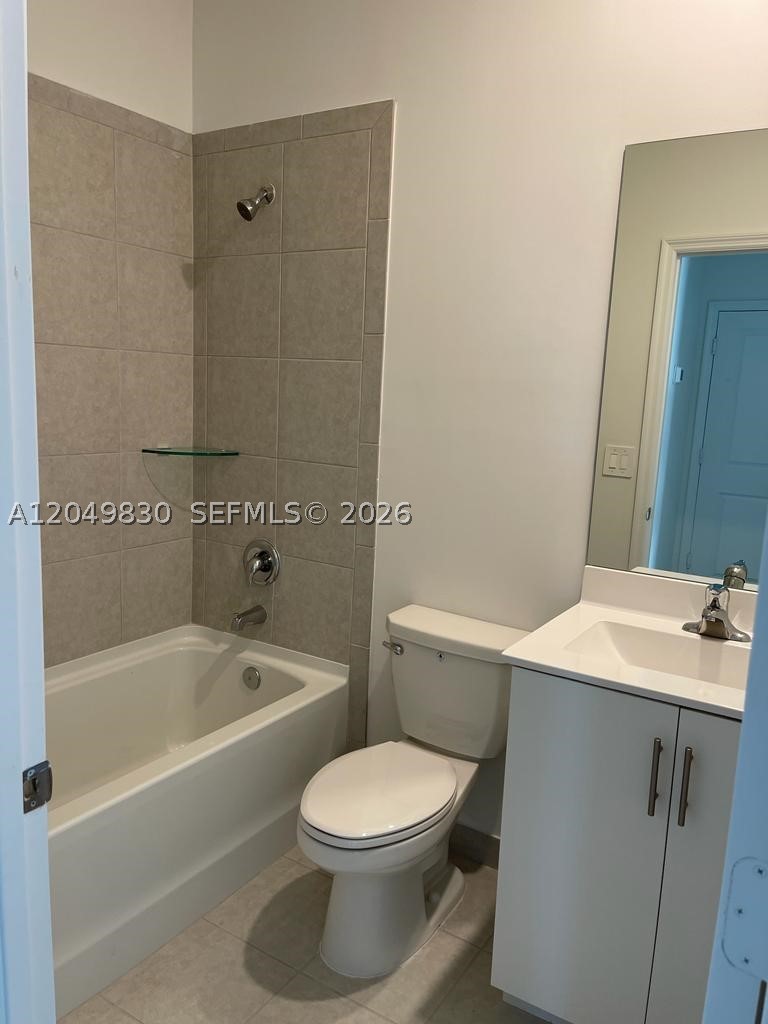 ESTATES AT SILVER PALM - Residential Lease