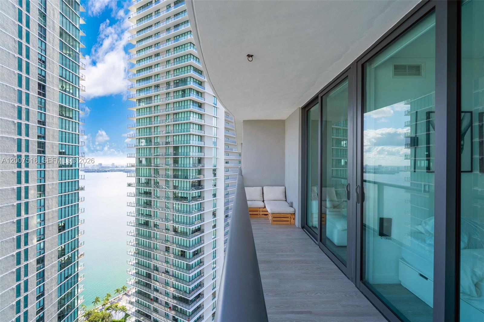 PARAISO BAYVIEWS CONDO - Residential