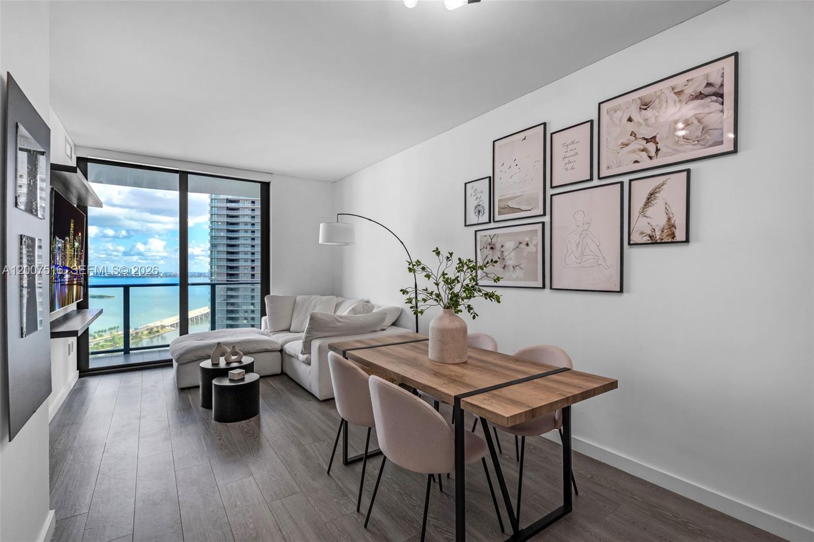 PARAISO BAYVIEWS CONDO - Residential