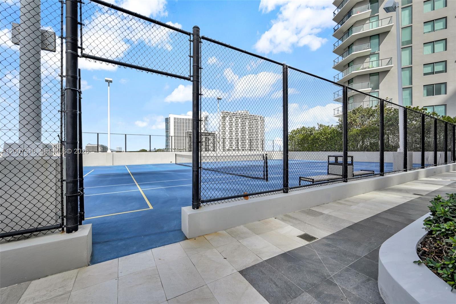 PARAISO BAYVIEWS CONDO - Residential