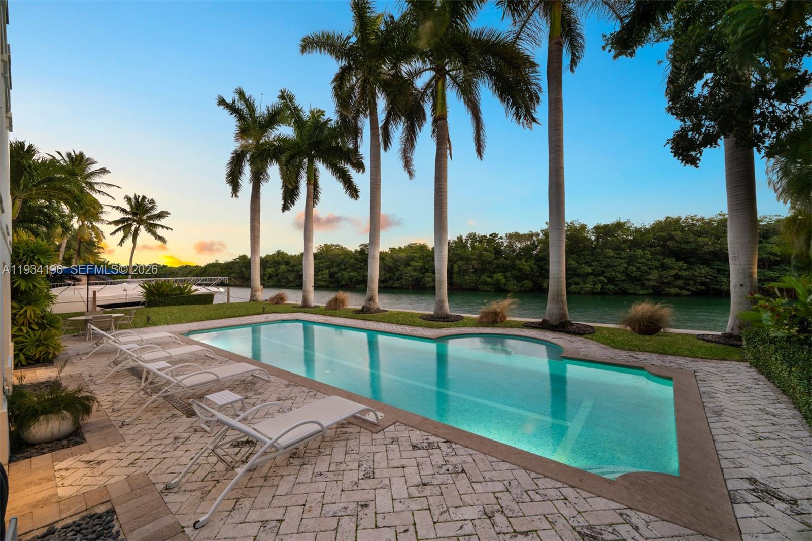 CAPE FLORIDA SUB SEC 3 - Residential