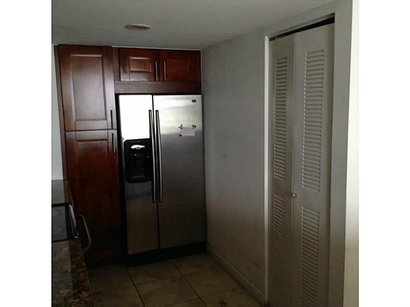 THE GRANDVIEW PALACE COND - Residential Lease