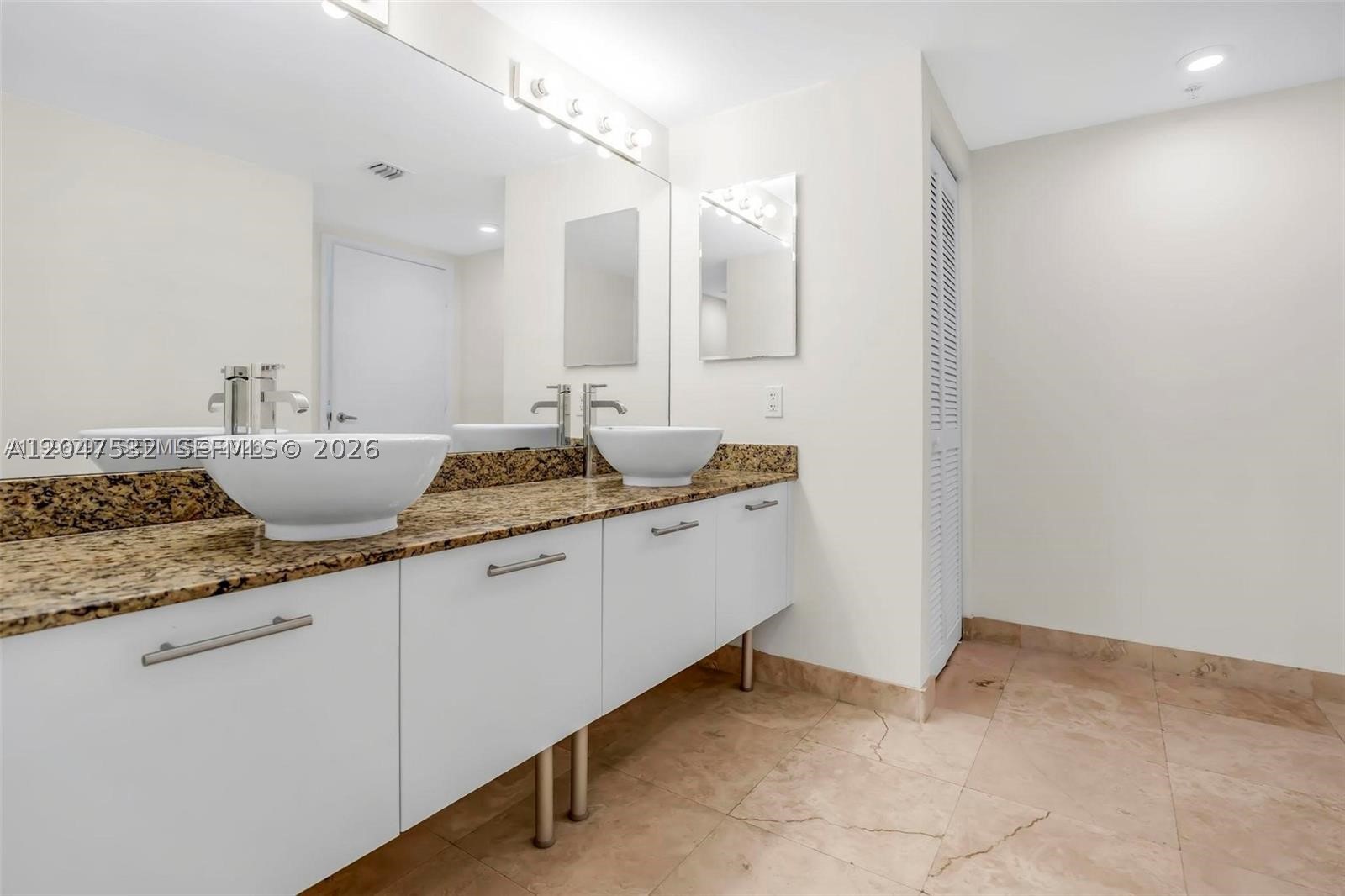 BRICKELL ON THE RIVER S T - Residential Lease