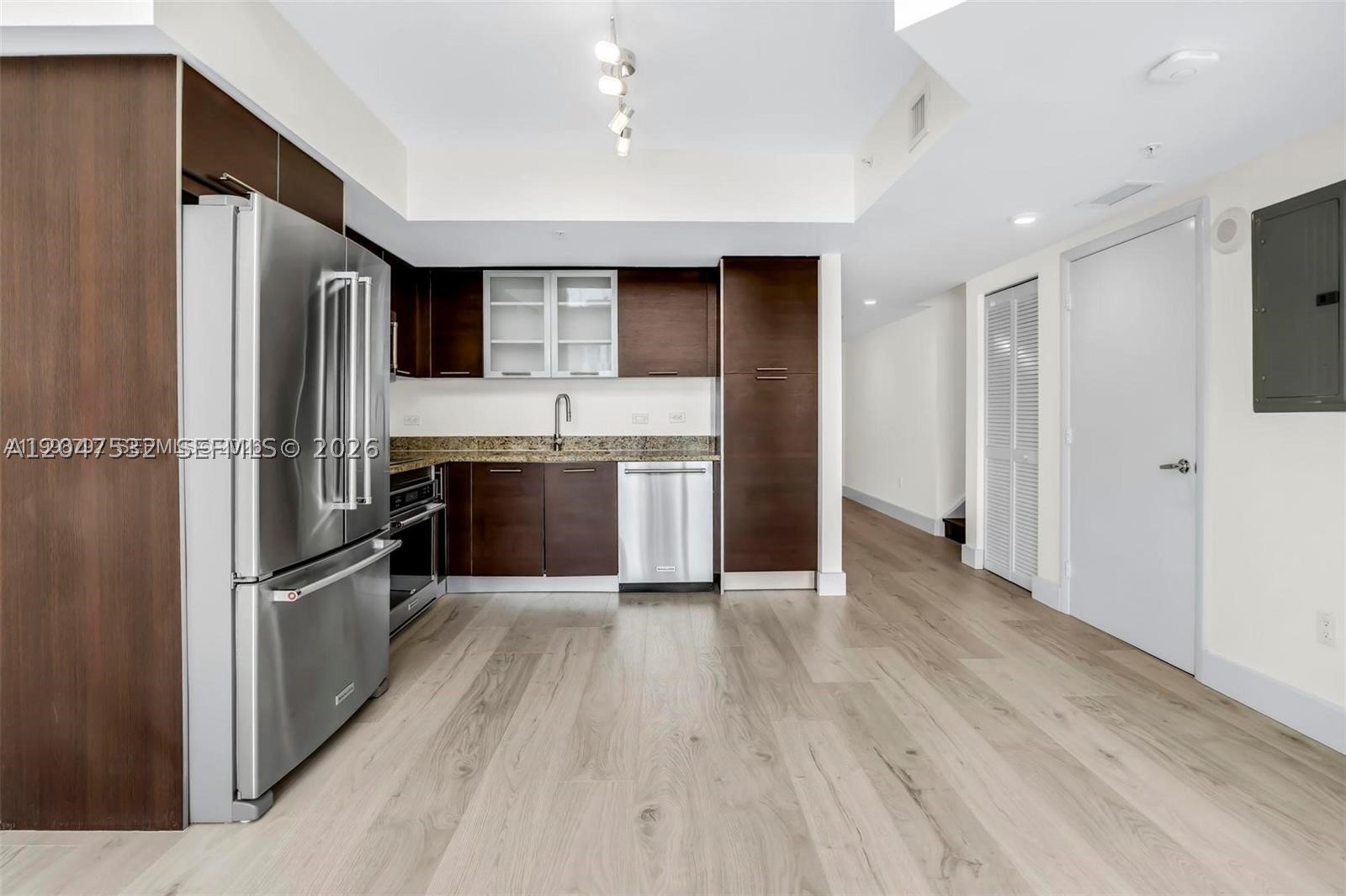 BRICKELL ON THE RIVER S T - Residential Lease