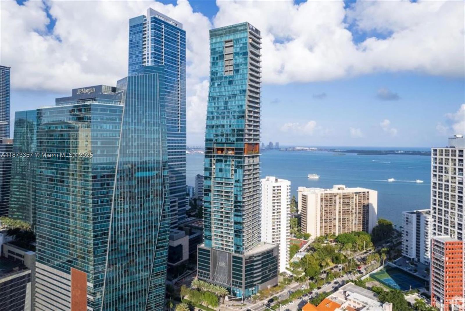 Experience refined luxury living at Echo, the most Exclusive boutique residential High-rise in Brickell! This corner, 1-B/1.5-B, full-floor residence boasts high ceilings, floor-to-ceiling windows, custom-built walk-in closet, Marble floors, Italian glass cabinetry, & a gourmet kitchen with top of the line Wolf and Bosch Appliances. The open-concept layout flows seamlessly to a private balcony with built-in Summer Kitchen, perfect for indoor-outdoor entertaining while enjoying beautiful views of Downtown Miami & Biscayne Bay

Some amenities & services include a panoramic infinity-edge pool with poolside service, private theater room, business/coworking lounges, resident lounges, Pet Walking & valet services. Prime location: walkable to shops, restaurants, Brickell City Centre, and more.
