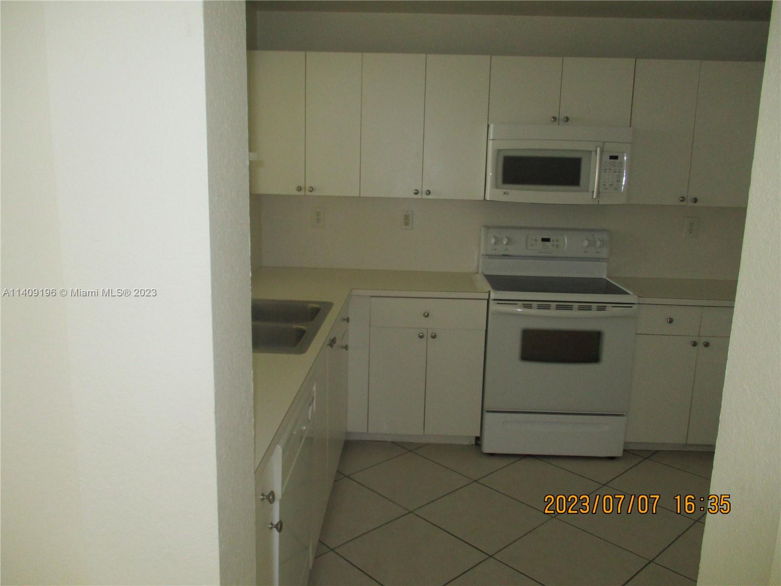 CENTURY PARK CONDO NO 2 - Residential Lease