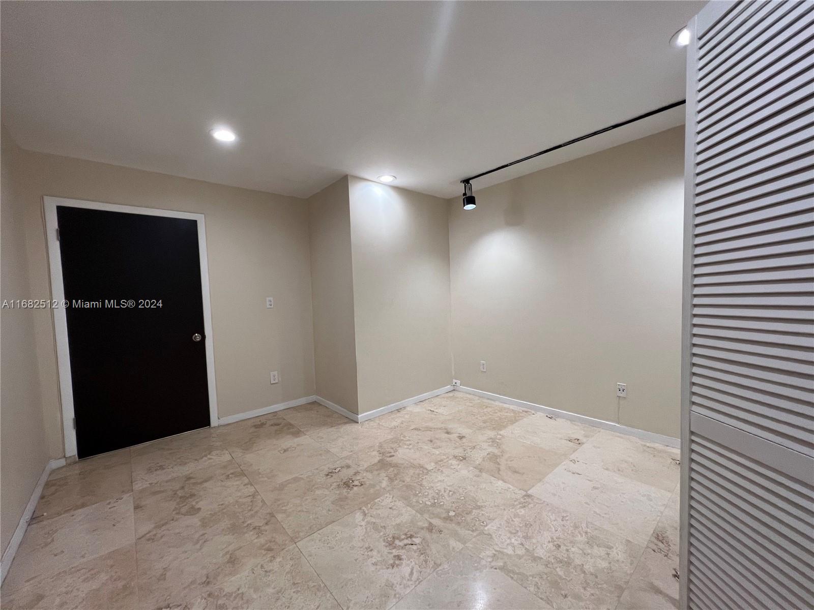 SILVER BLUFF EST SEC C - Residential Lease