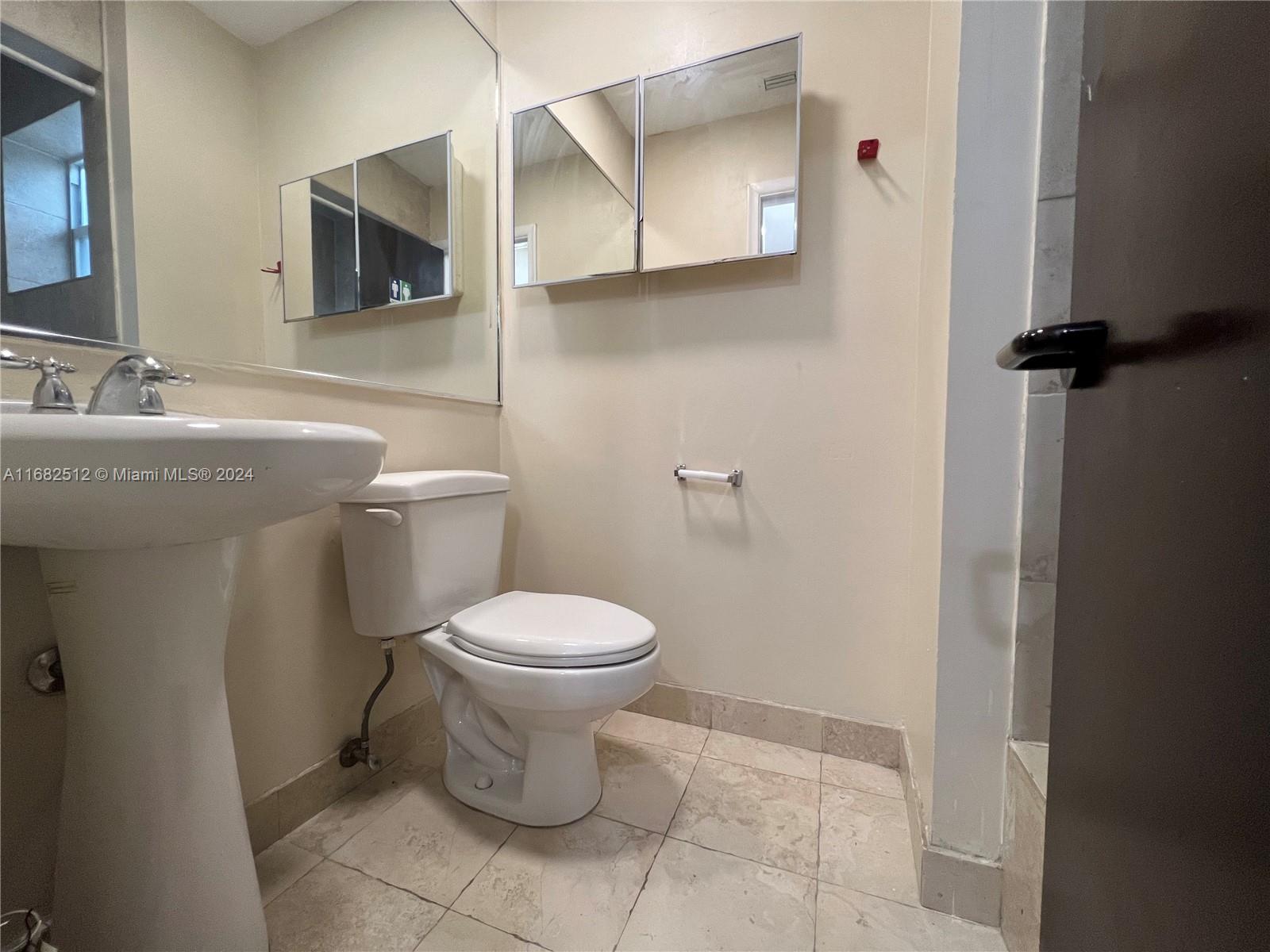 SILVER BLUFF EST SEC C - Residential Lease