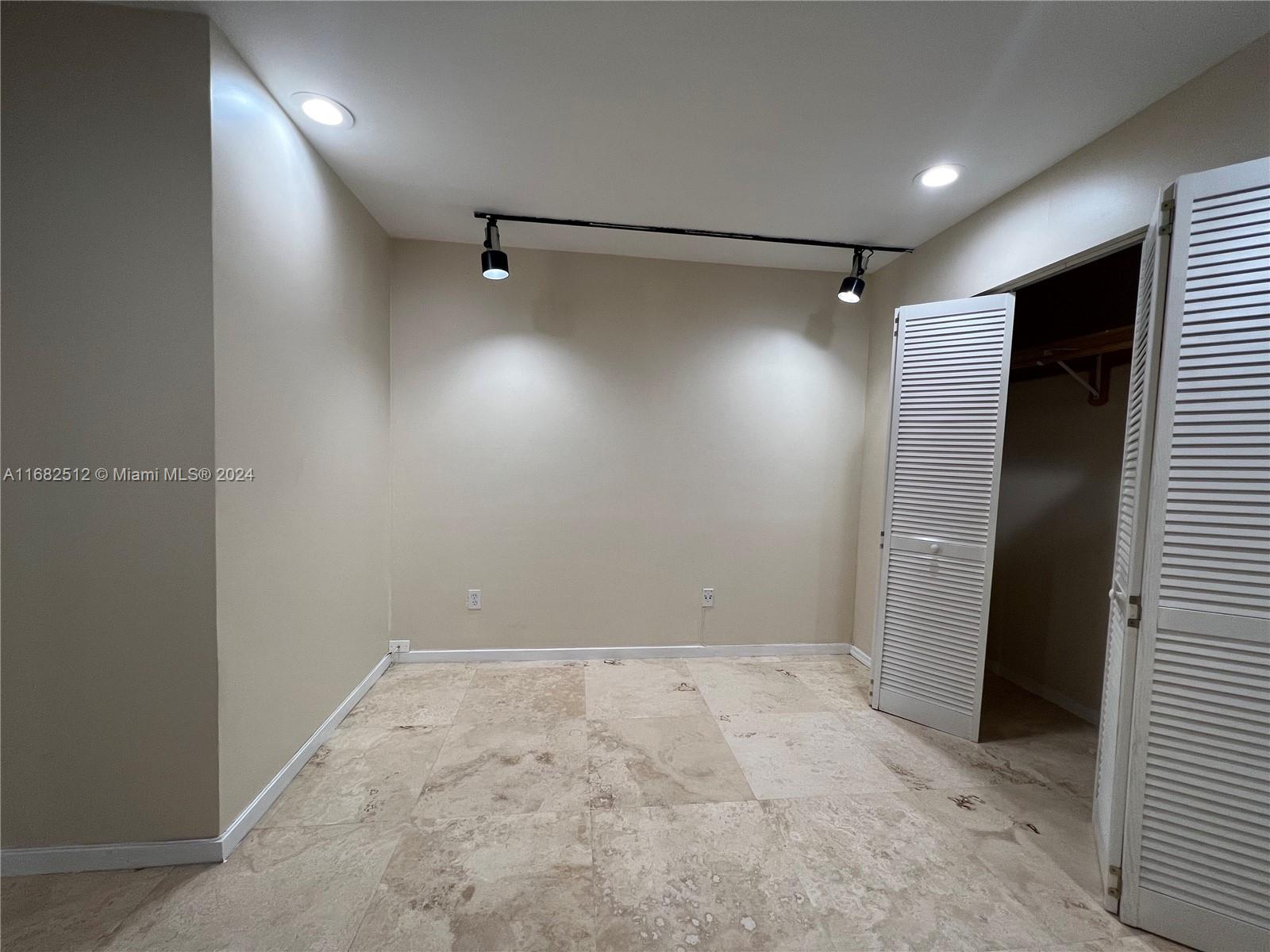 SILVER BLUFF EST SEC C - Residential Lease