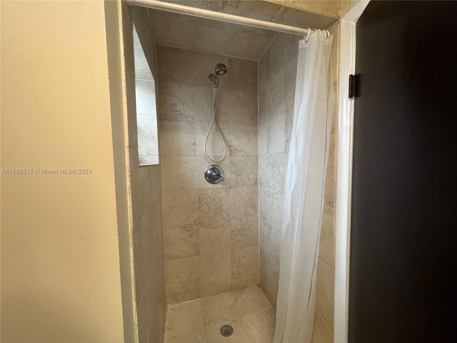 SILVER BLUFF EST SEC C - Residential Lease