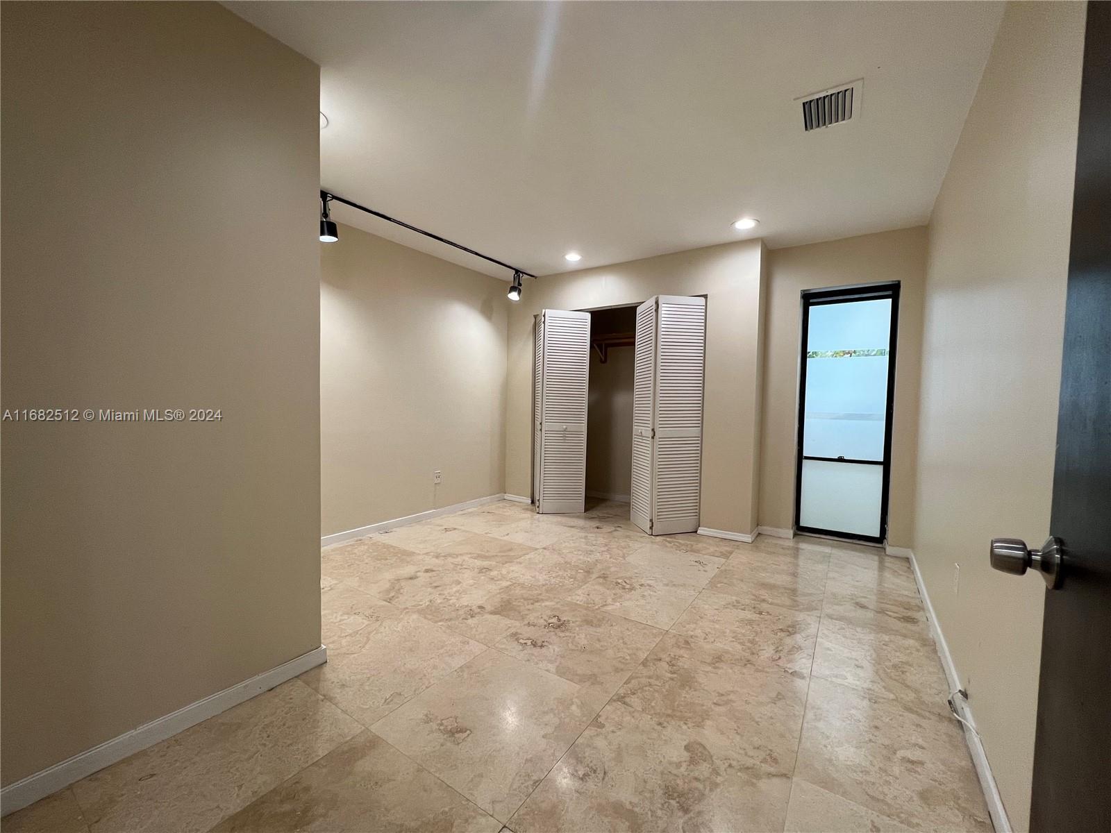 SILVER BLUFF EST SEC C - Residential Lease