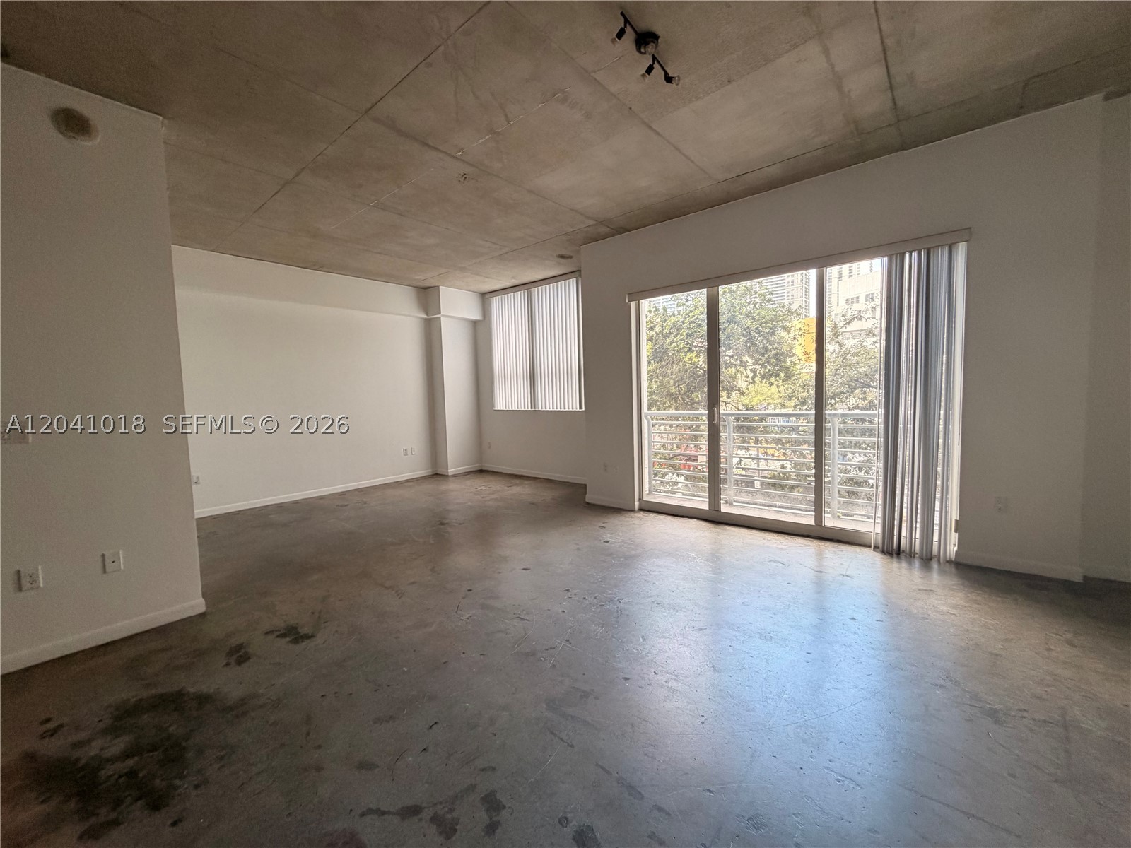 THE LOFT DOWNTOWN II COND - Residential
