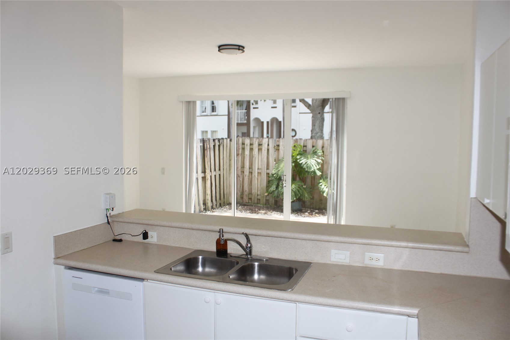 VILLAS AT NAUTICA TWO CON - Residential
