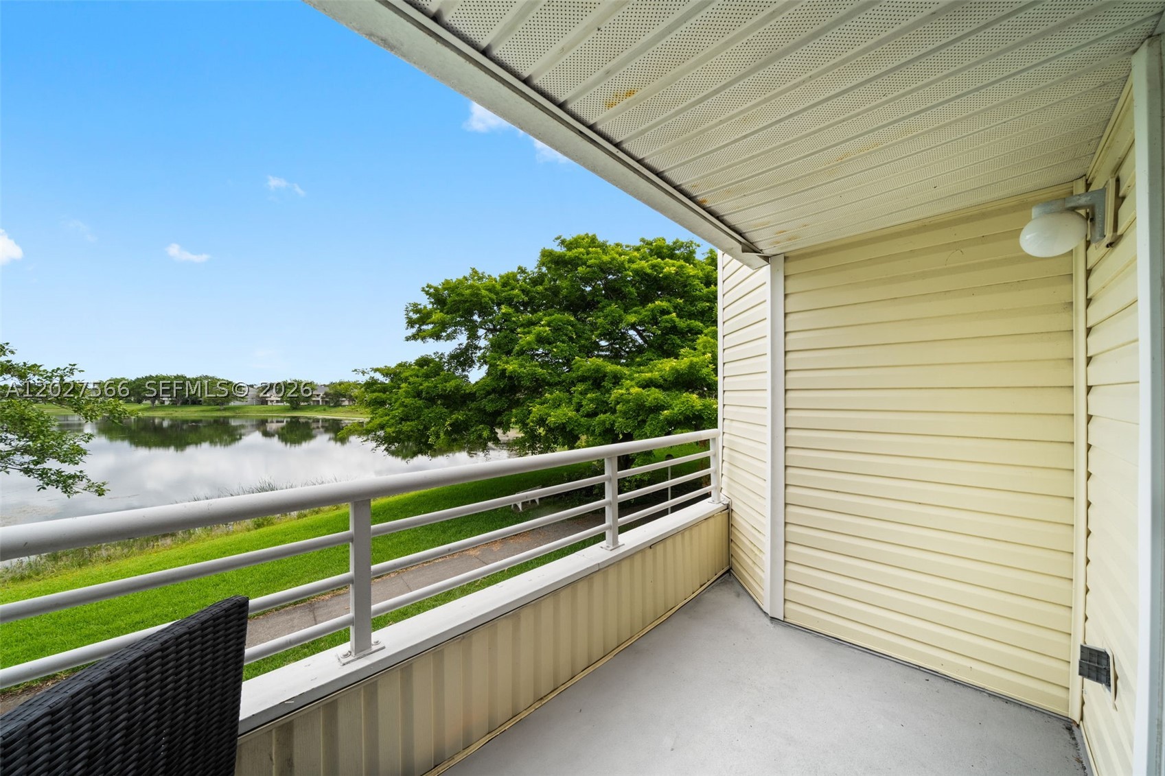 SUMMER LAKE - Residential