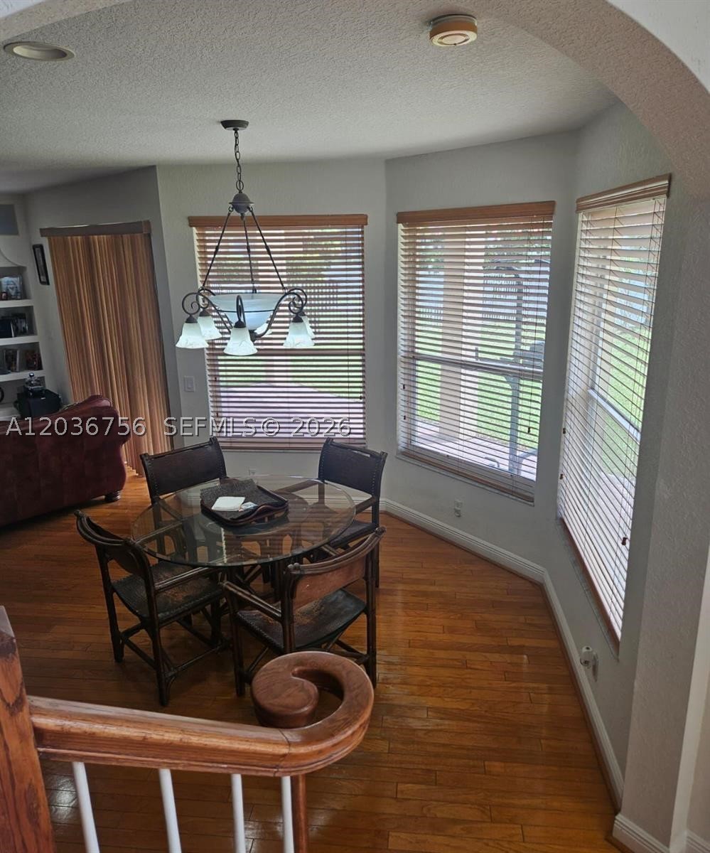COUNTRY GLEN - Residential Lease