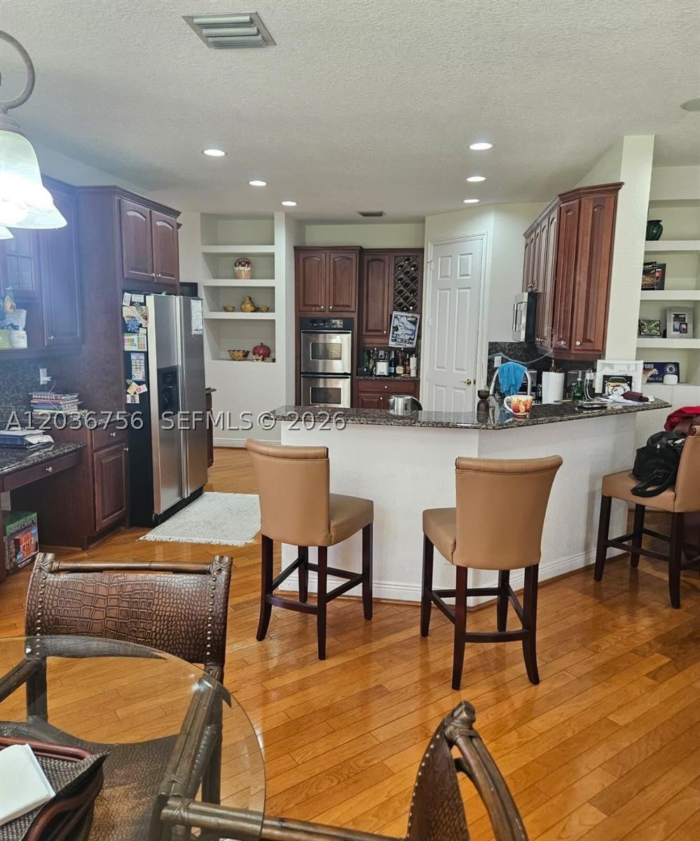 COUNTRY GLEN - Residential Lease