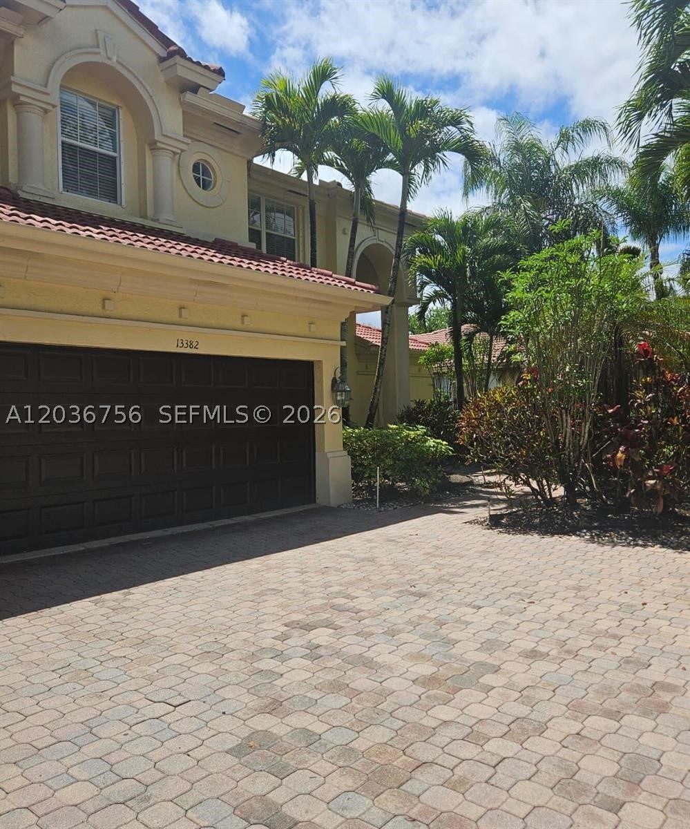 COUNTRY GLEN - Residential Lease