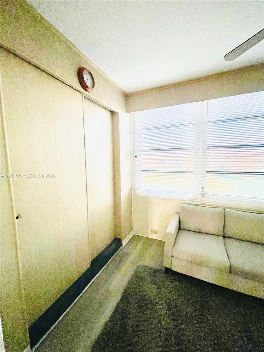 VILLAGE ROYALE ON THE GRE - Residential