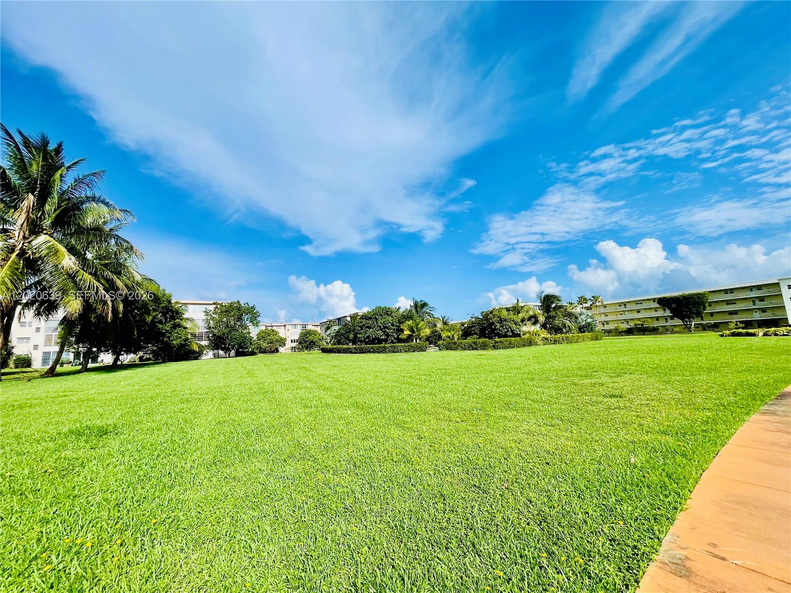 VILLAGE ROYALE ON THE GRE - Residential