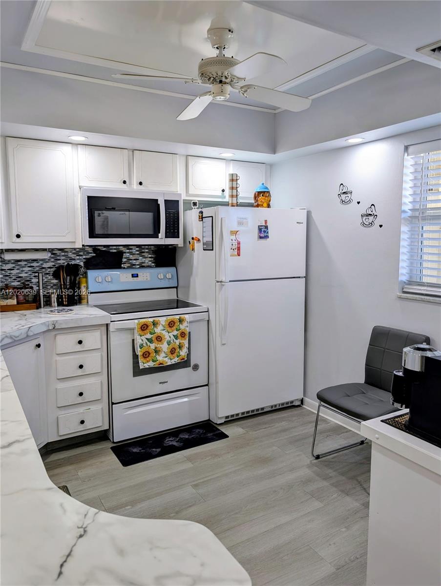 VILLAGE ROYALE ON THE GRE - Residential