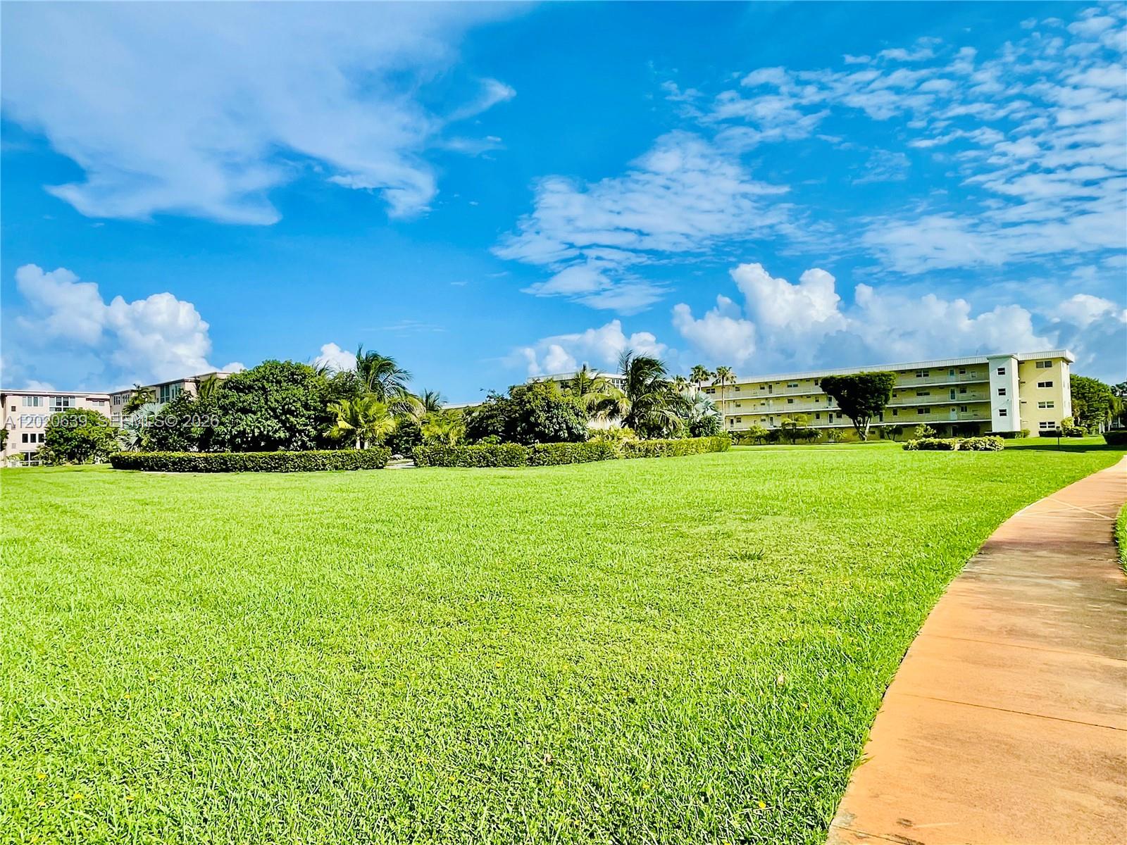 VILLAGE ROYALE ON THE GRE - Residential
