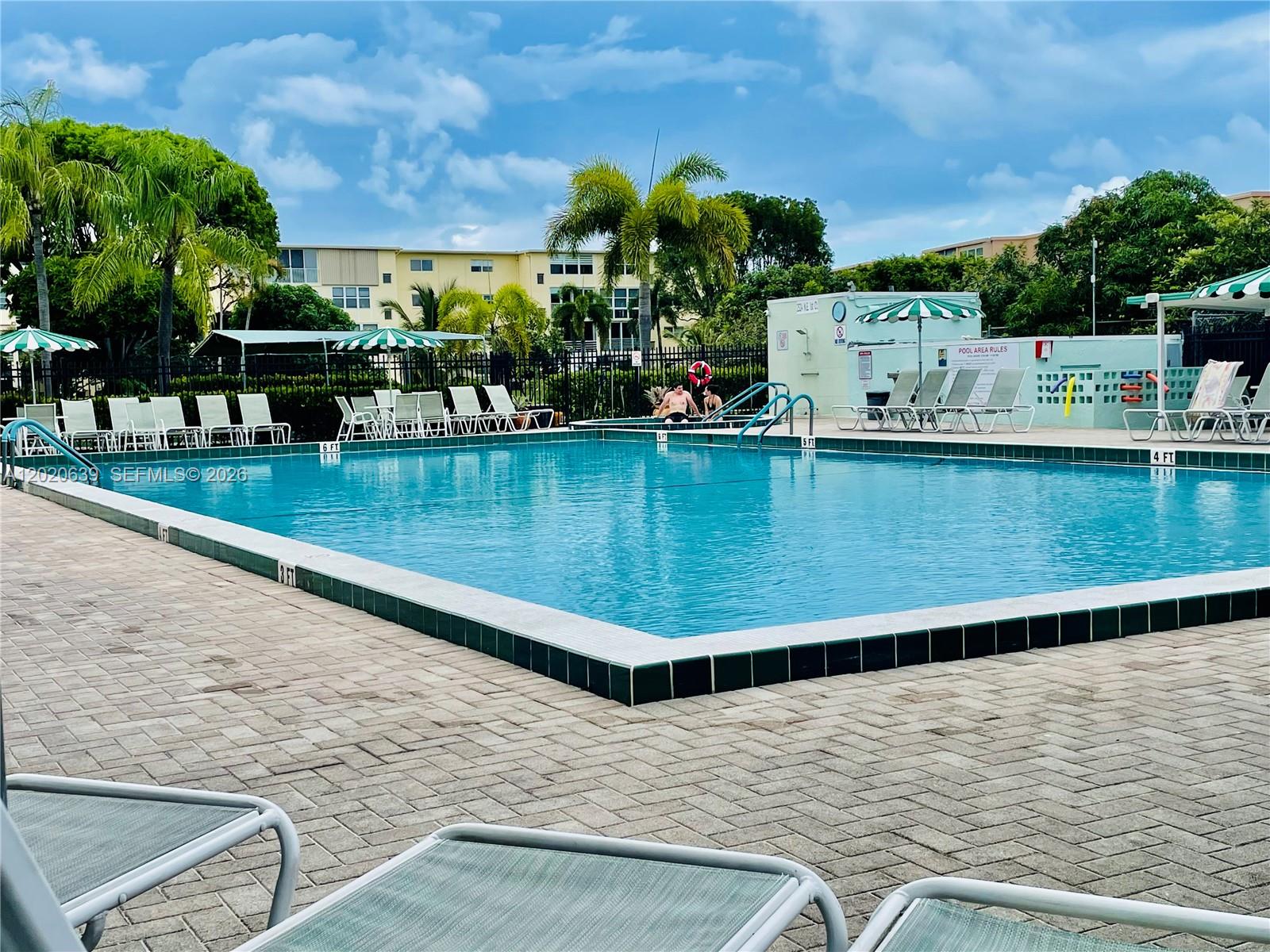 VILLAGE ROYALE ON THE GRE - Residential