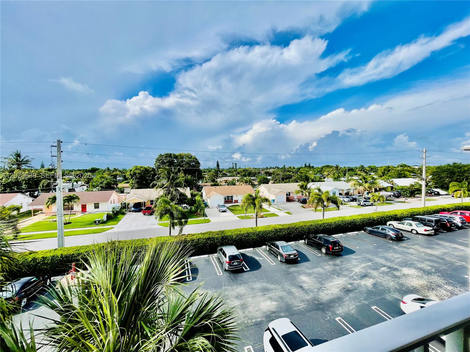 VILLAGE ROYALE ON THE GRE - Residential
