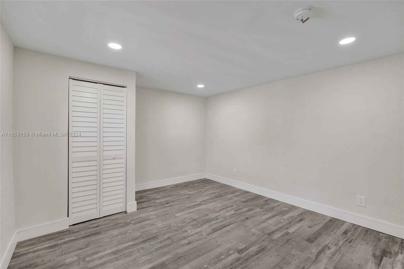 2ND ADDN TO LAWNDALE - Residential