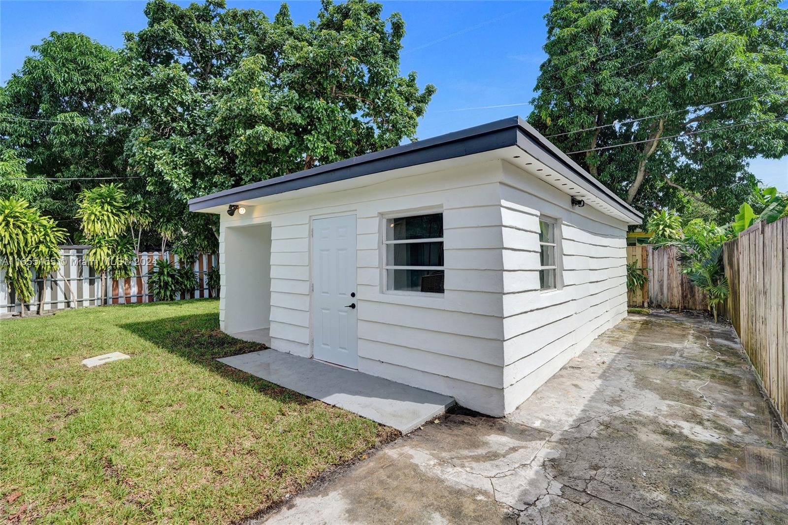 2ND ADDN TO LAWNDALE - Residential