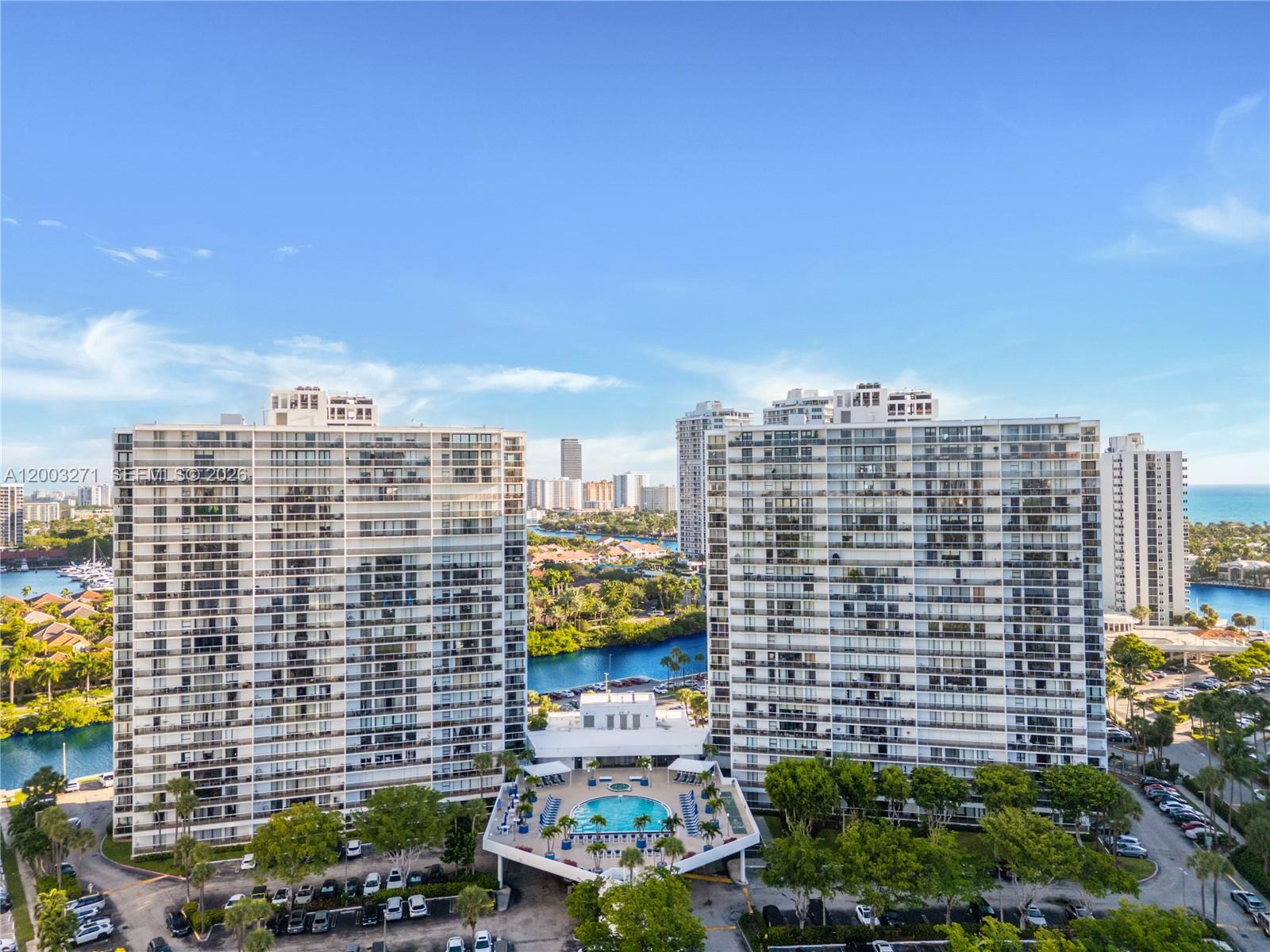 FLAMENCO CONDO TOWER I - Residential