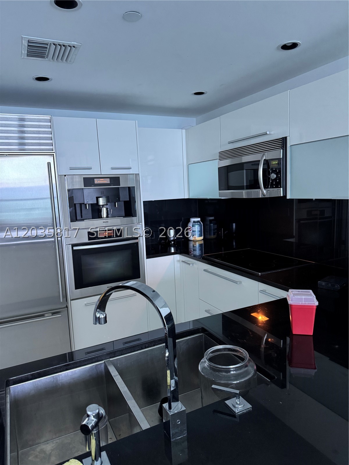 JADE OCEAN CONDO - Residential Lease
