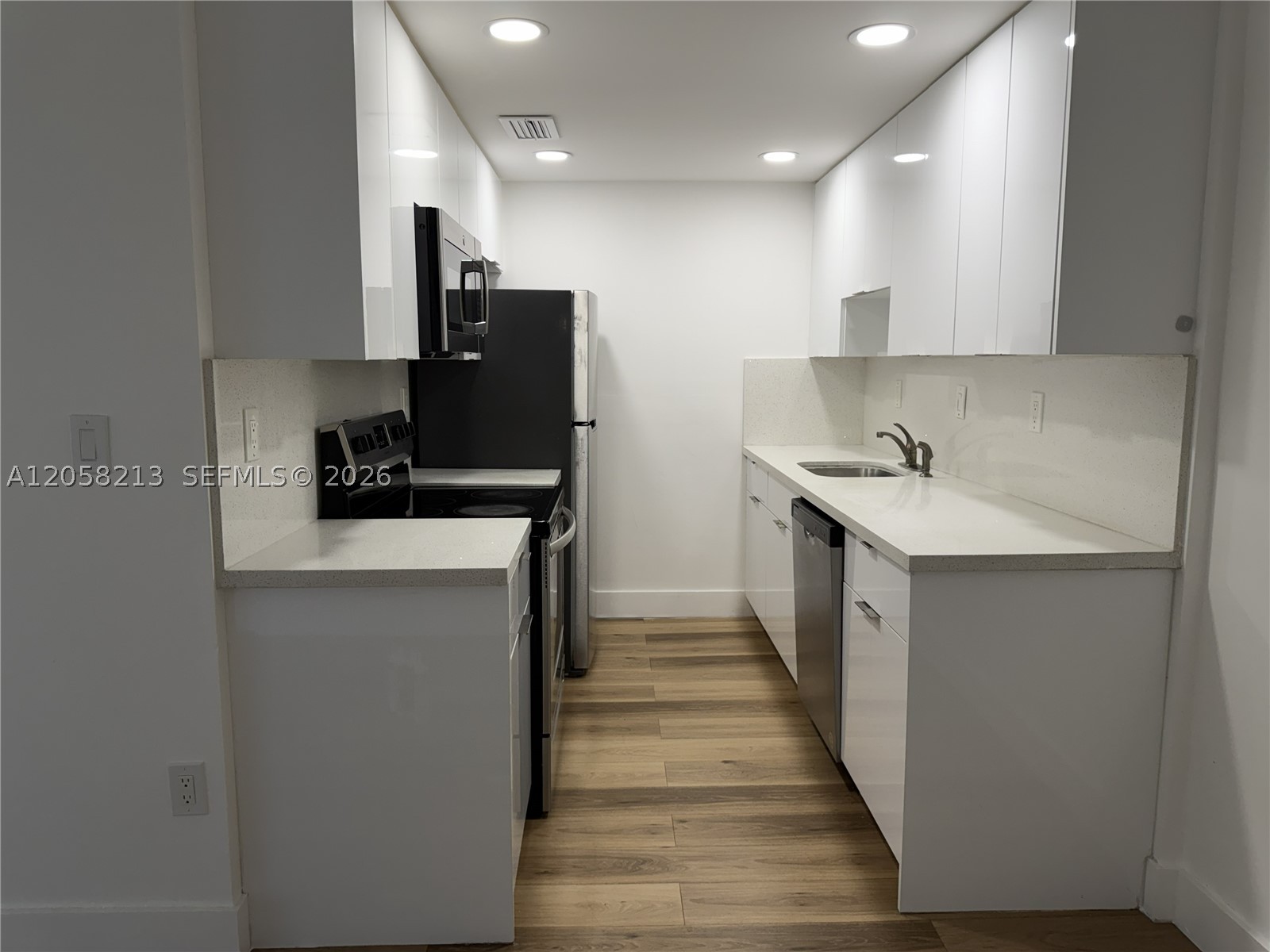 SPANISH TRACE CONDO - Residential