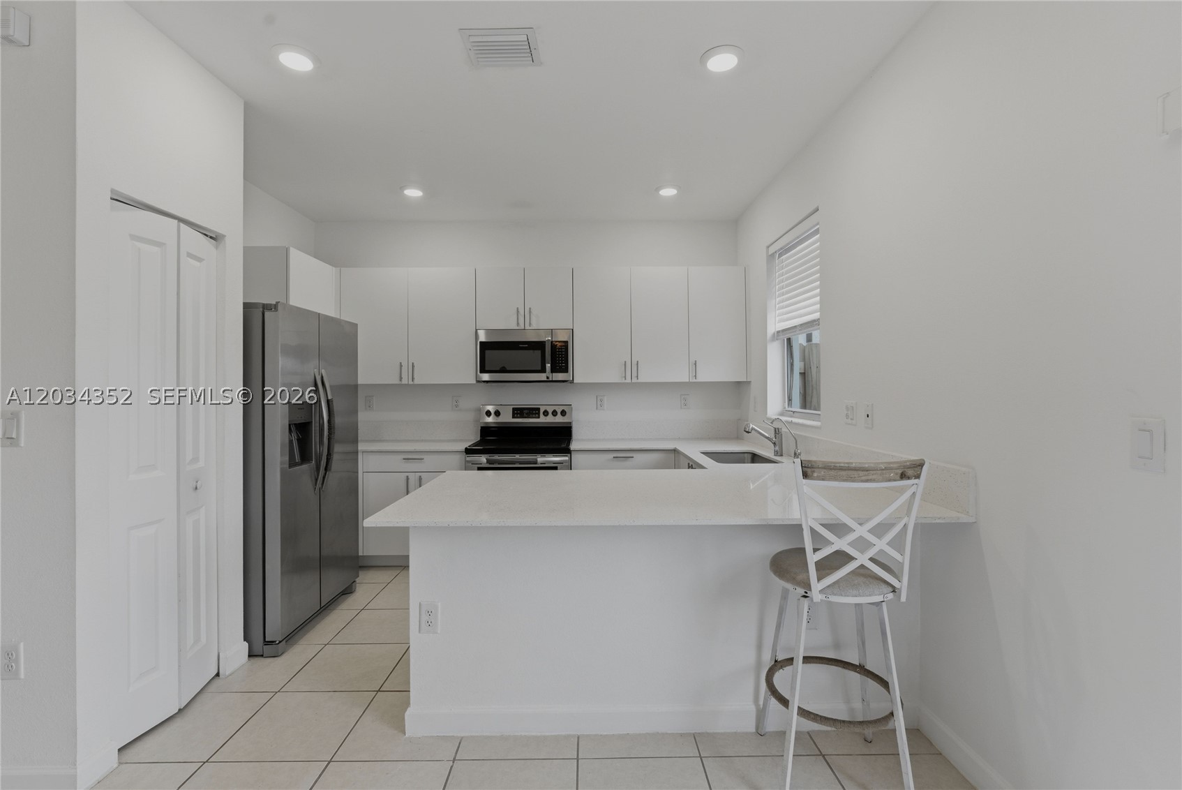 CEDAR POINTE - Residential