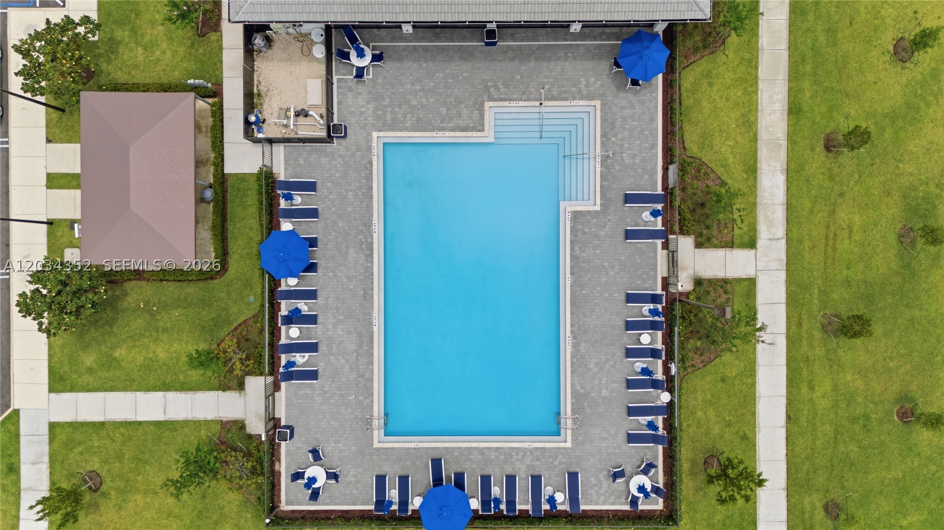 CEDAR POINTE - Residential