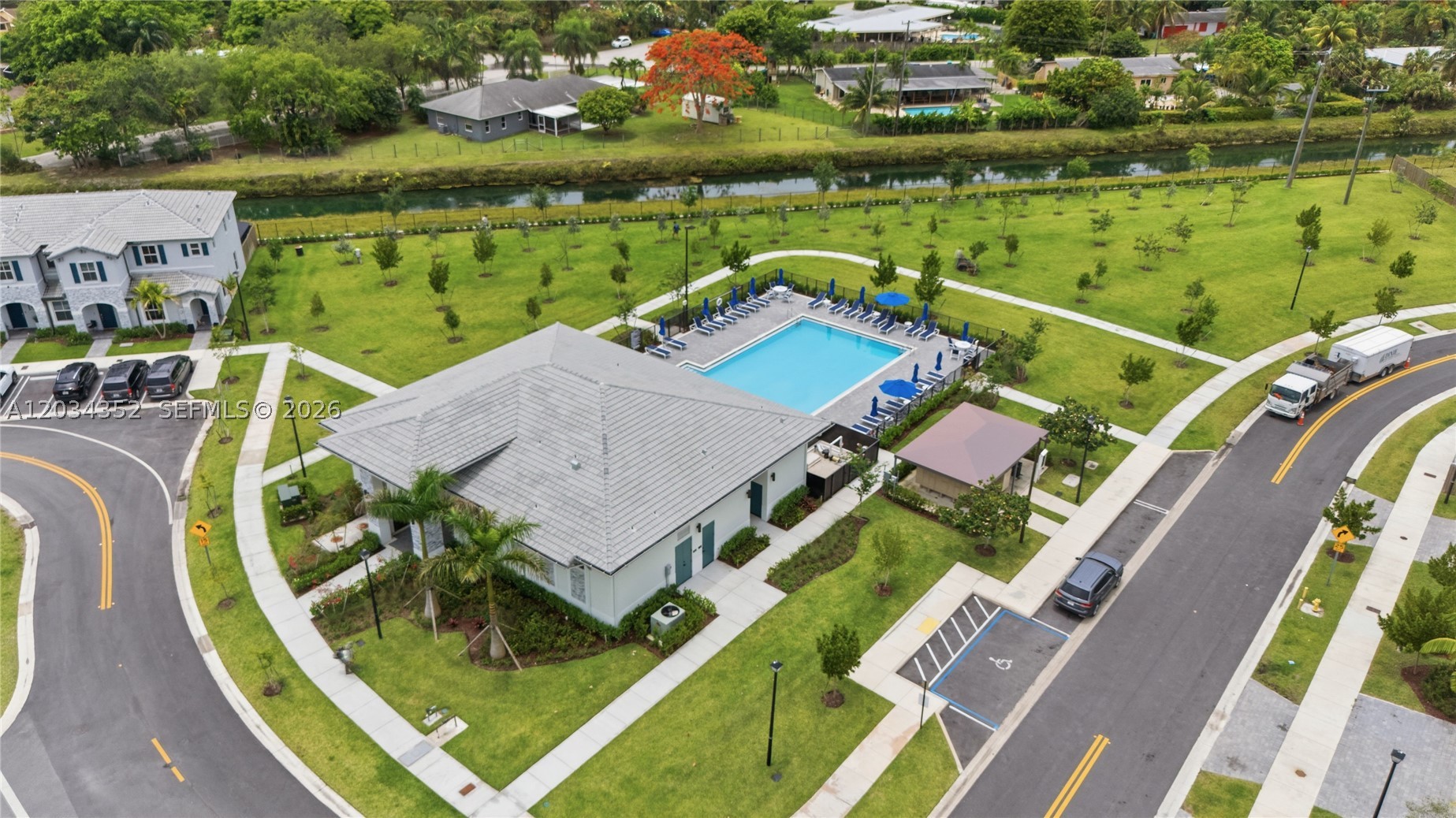 CEDAR POINTE - Residential