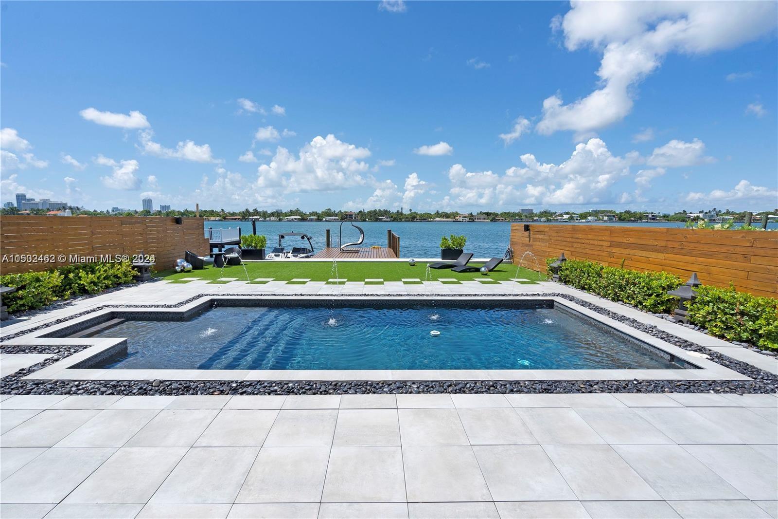 BISCAYNE BEACH-2ND ADDN - Residential