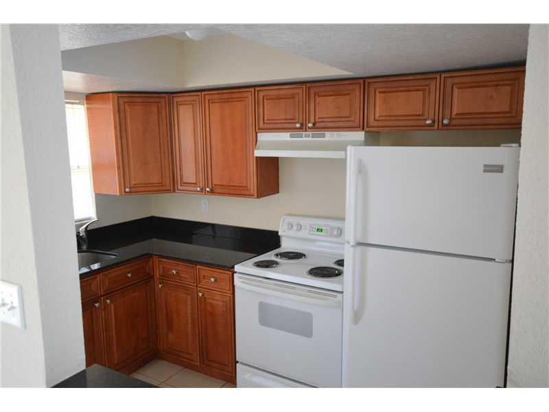 LAUDERHILL MANOR 75-43 B - Residential Lease