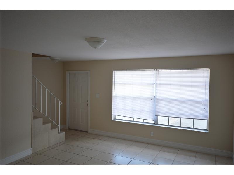 LAUDERHILL MANOR 75-43 B - Residential Lease
