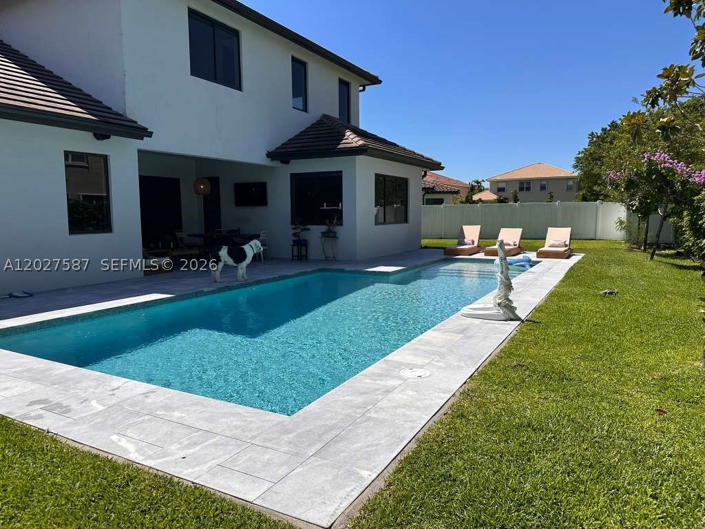TUSCAN ISLES - Residential