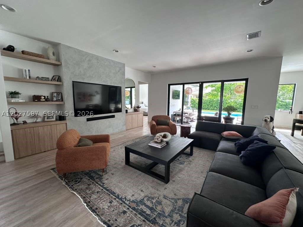 TUSCAN ISLES - Residential