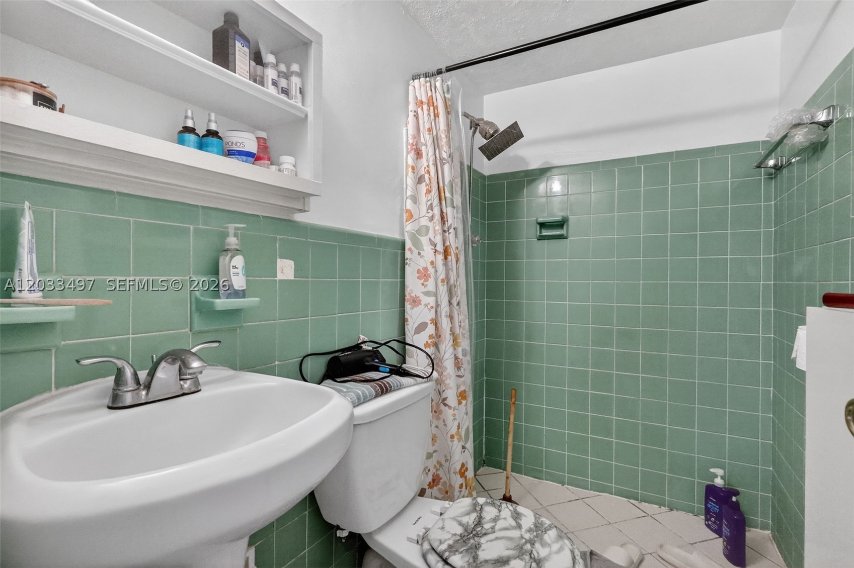 AMERICAN GARDENS CONDO - Residential