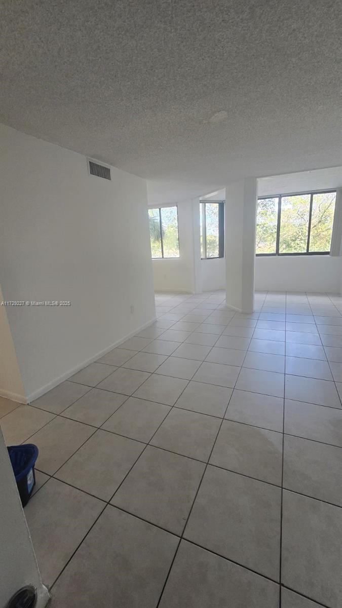 VERABELLA FALLS CONDO - Residential Lease