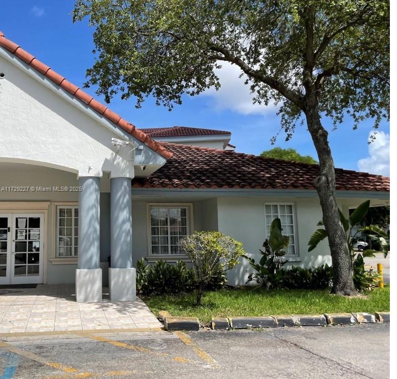 VERABELLA FALLS CONDO - Residential Lease