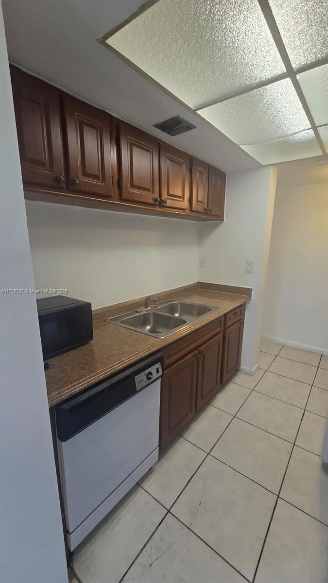 VERABELLA FALLS CONDO - Residential Lease