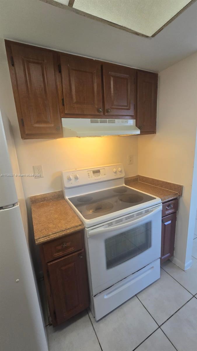 VERABELLA FALLS CONDO - Residential Lease