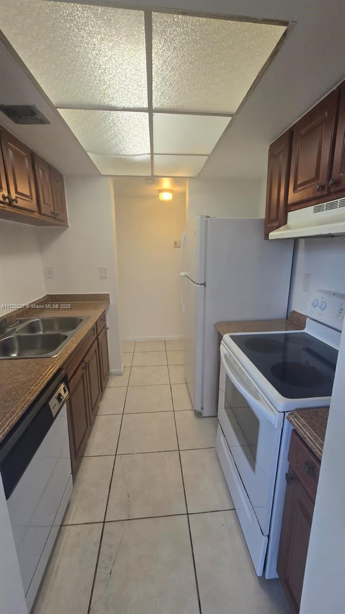 VERABELLA FALLS CONDO - Residential Lease